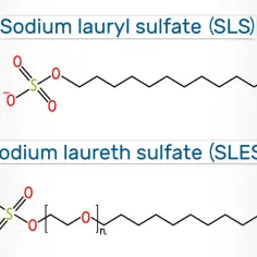 Struktury chemiczne SLS i SLES. SLES, czyli disodium laureth sulfosuccinate, różni się od SLS obecnością grupy etoksylowej.