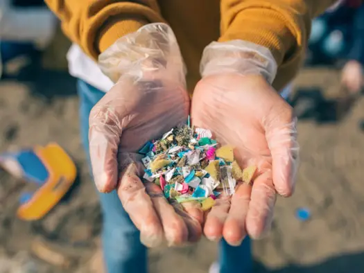 Mikroplastik w kosmetykach - jak go rozpoznać i czym zastąpić?