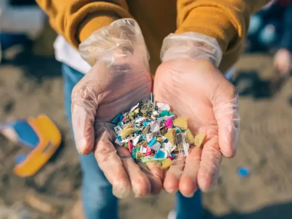 Mikroplastik w kosmetykach - jak go rozpoznać i czym zastąpić?